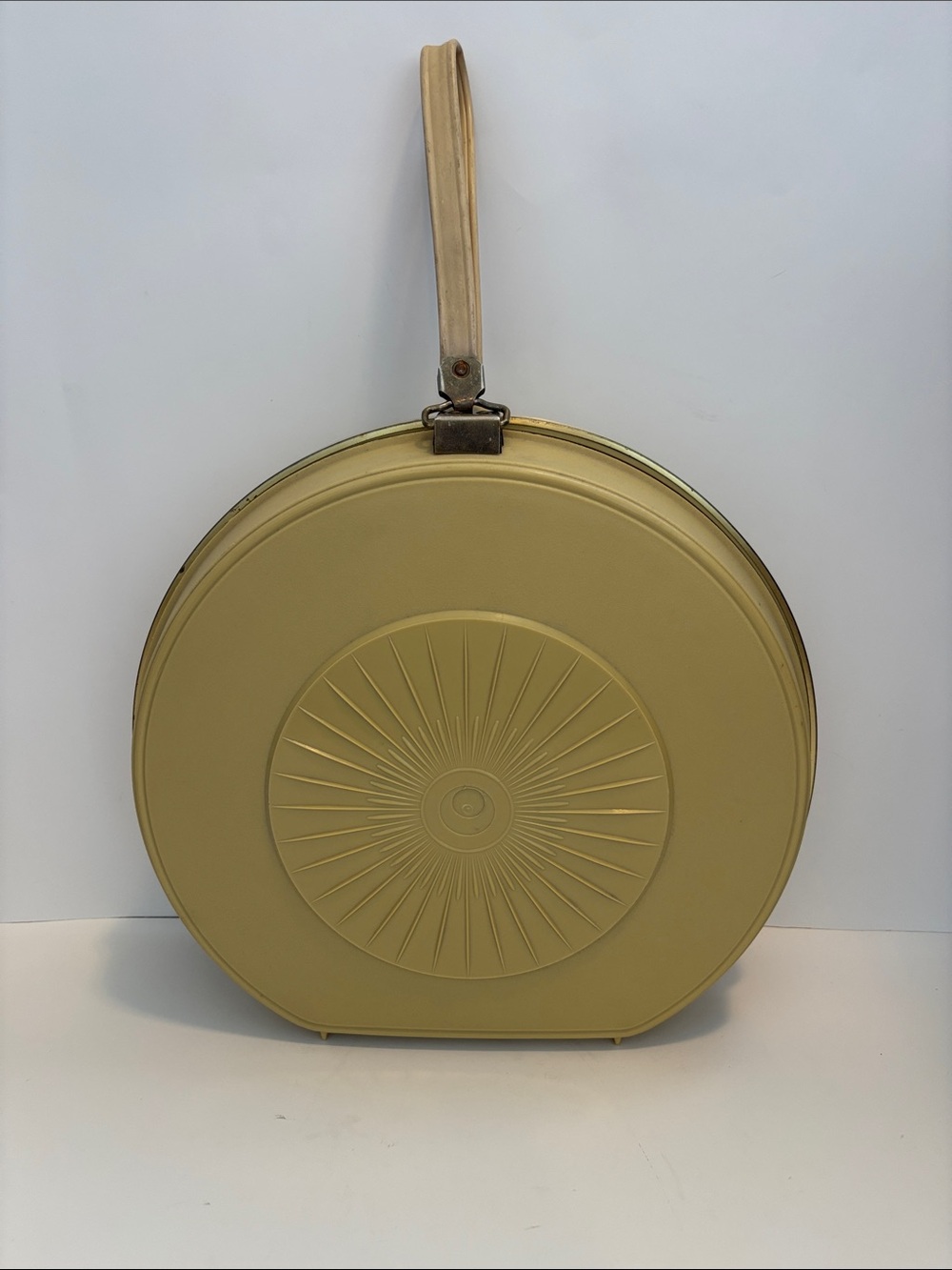 VERY VTG! Round Travel Case / Hat Box in Mustard Yellow
